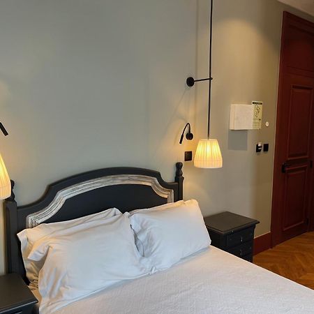 Pensao Londres Hotel Lisbon Exterior photo